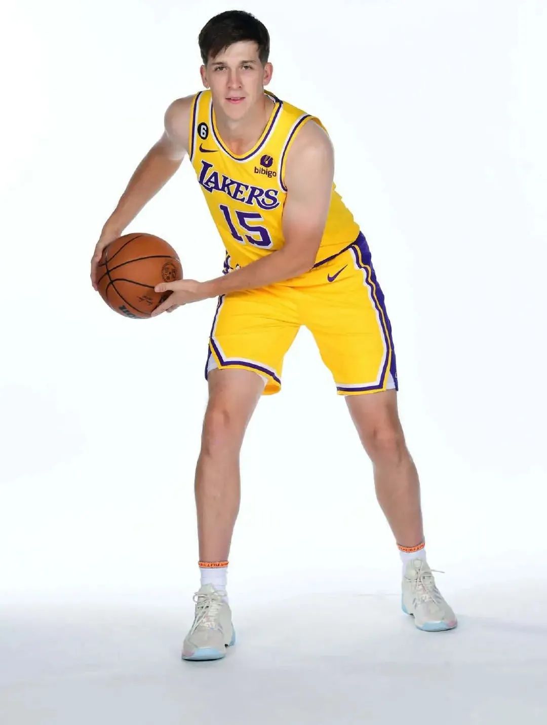 nba球鞋的牌子有哪些（NBA新赛季媒体日球鞋全盘点-眼花缭乱，惊喜不断）