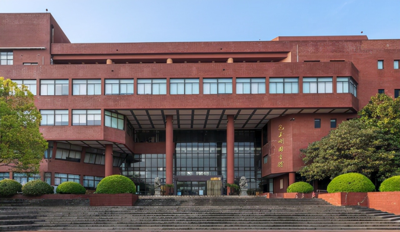 上海高中排名公布，包玉刚实验学校荣获第二，东方外国语紧随其后