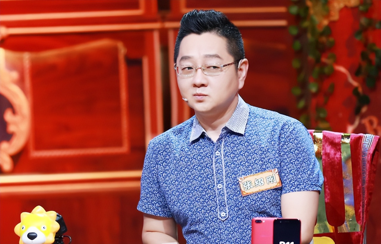 从"央视名嘴"到自嘲梗王,张绍刚在综艺主持掘金之路,直线狂飙