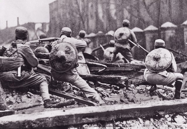 傅作义与陈明仁，为何在军中待遇差距很大？