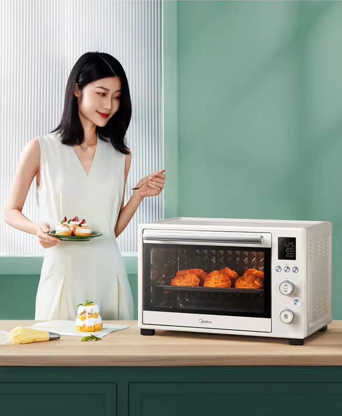 美的遇见系列烤箱专利PID2.0精准控温为您解忧