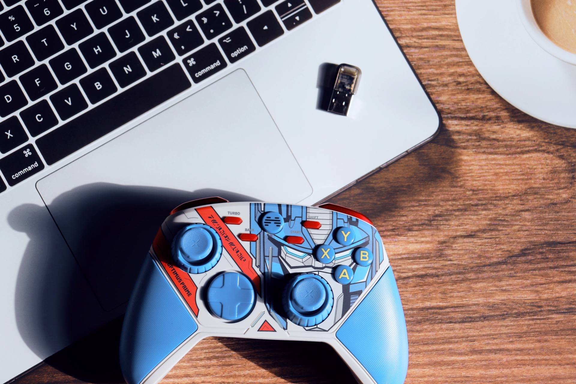 北通阿修罗3游戏手柄变形金刚限定版，颜值担当，性能怪兽