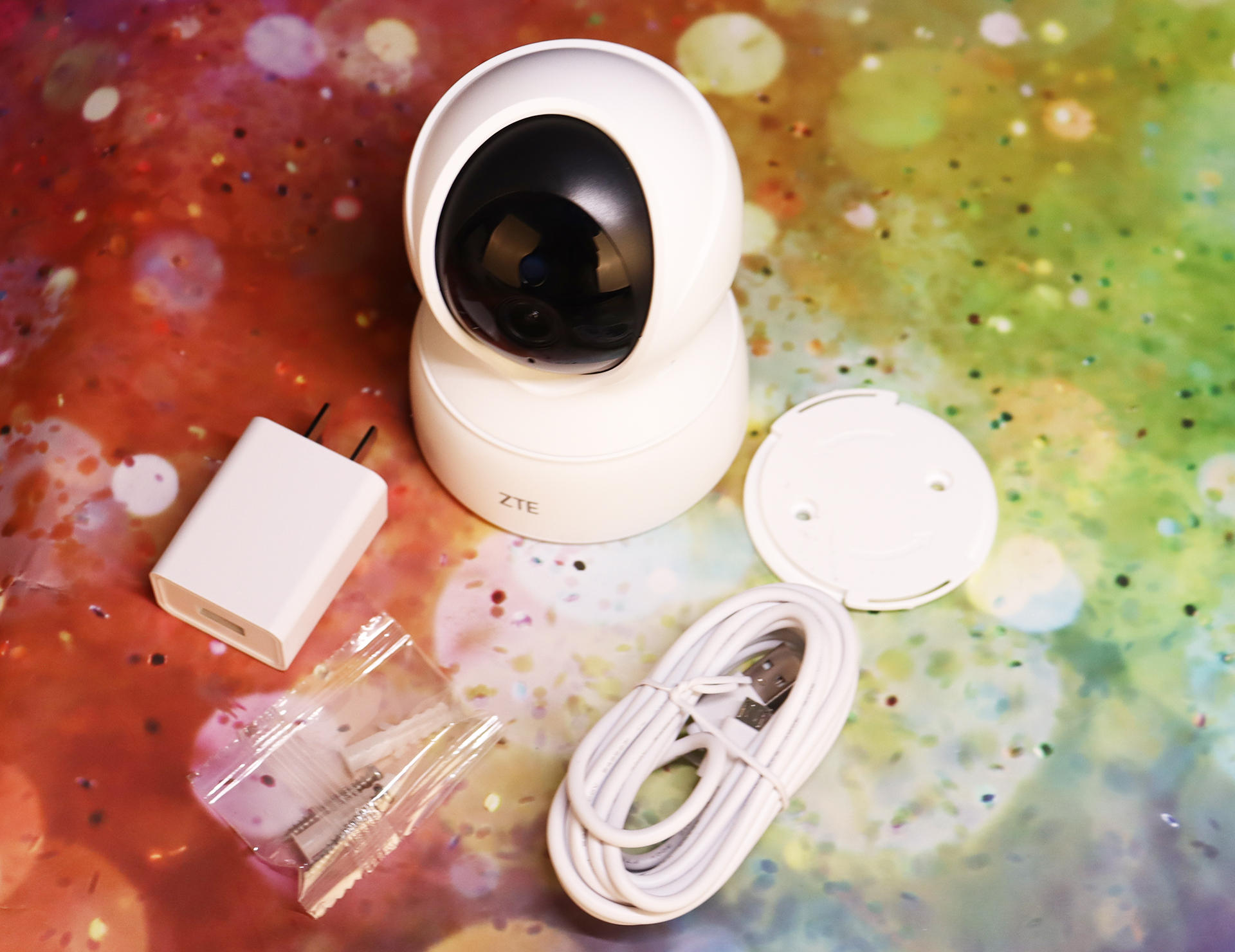 身边的智能守护神-中兴zte「小兴看看」家用监控摄像头测评