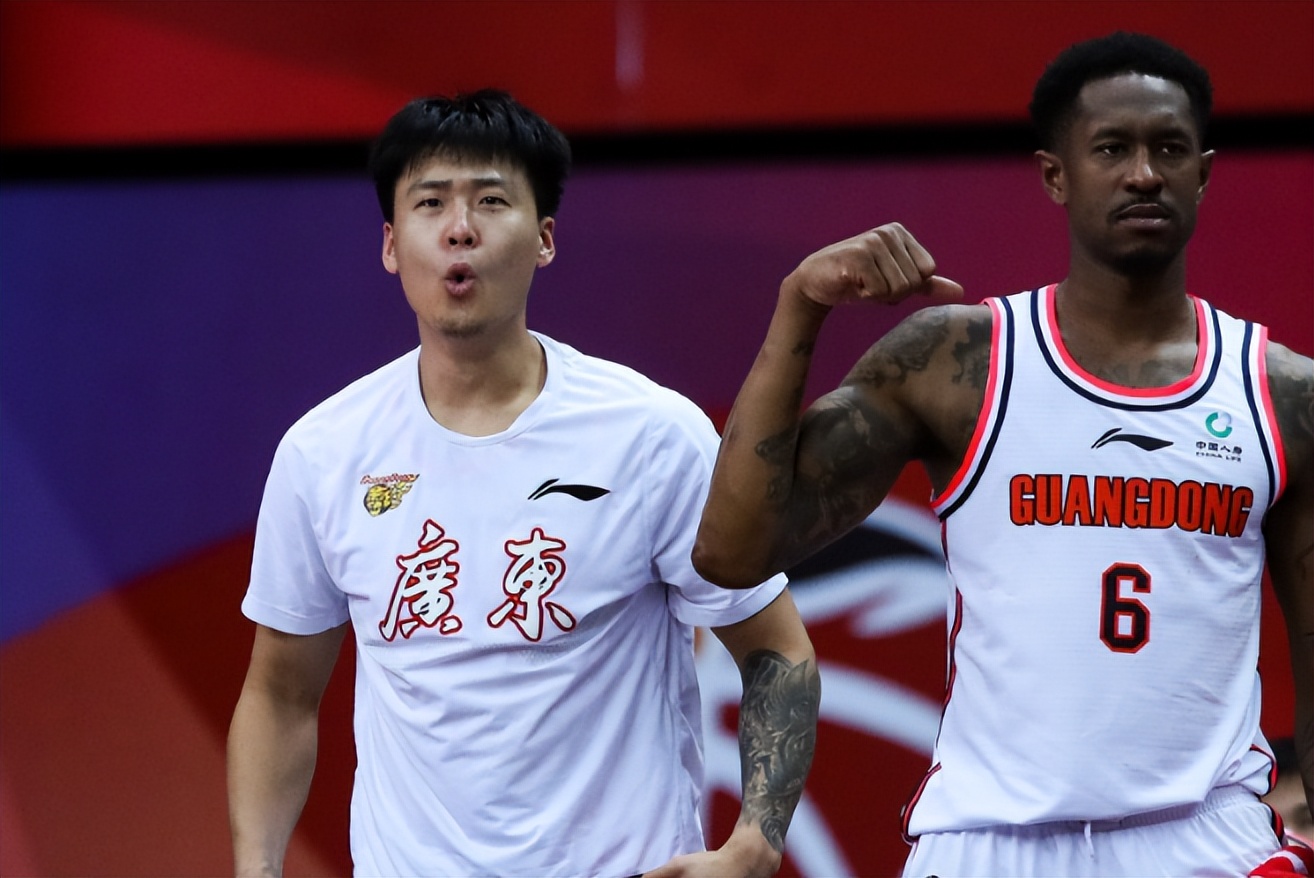 cba双外援什么时候上（17投轰39分7板！广东最强双外呼之欲出 有他俩杜锋该放心了）