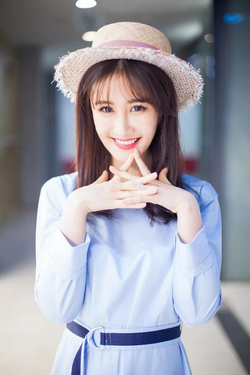 湖南卫视主持人梁田 清新甜美 淑女气质的小姐姐你动心了吗