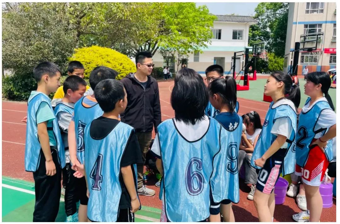 四川天府新区大林小学开展校园篮球班级联赛系列活动