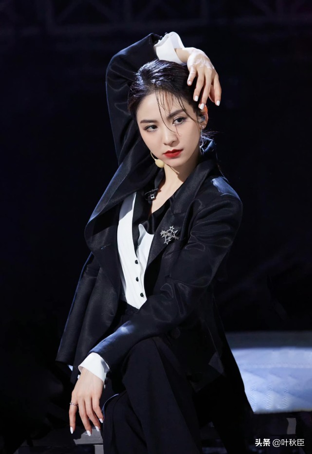 《浪姐3》二公舞台暗示三公淘汰：人气低还想晋级，只有一种操作