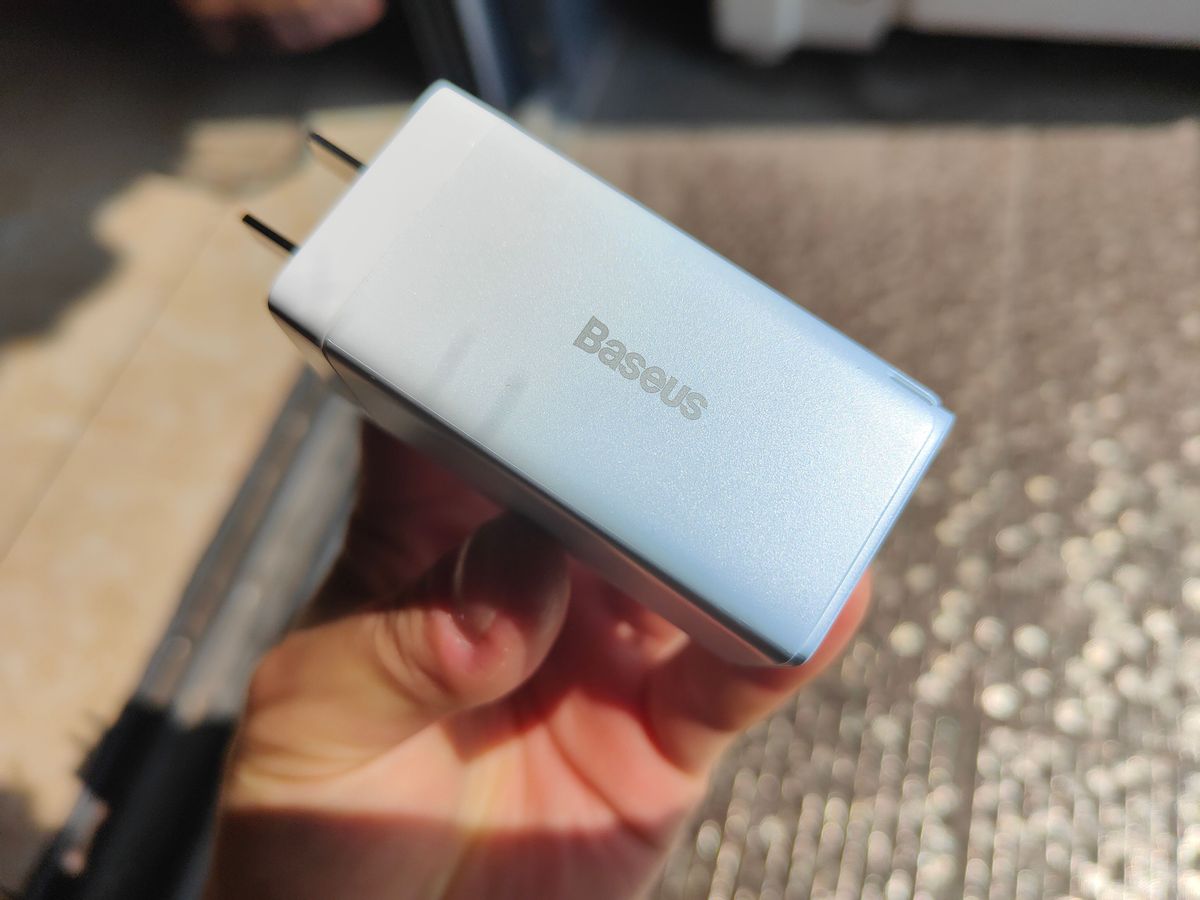 一个抵三个，倍思GaN3 Pro 65W氮化镓充电器，有点炫