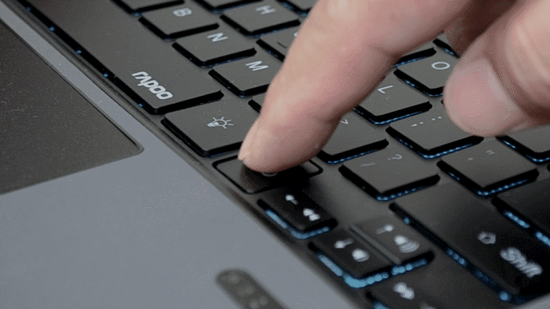 配件太贵 平替超原装 微软Surface另类玩法 雷柏蓝牙键盘XK200S