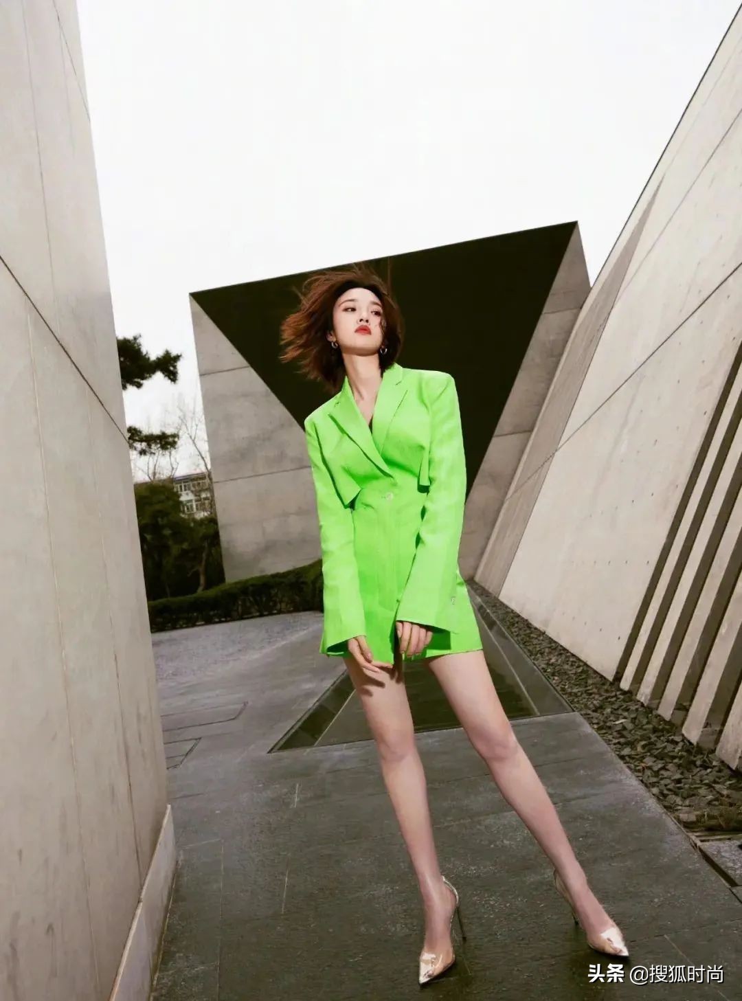 杨幂周也、鞠婧祎宋祖儿、唐艺昕关晓彤，同款裙装演绎不同味道