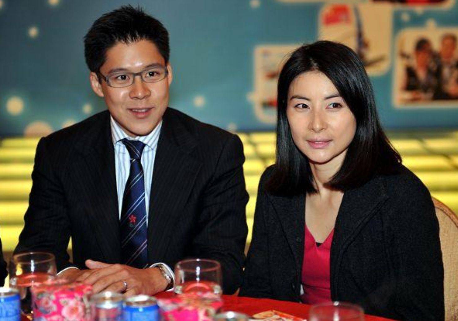 跳水天后伏明霞现状如何（跳水女皇伏明霞近况：71岁丈夫身价百亿，19岁女儿亭亭玉立）