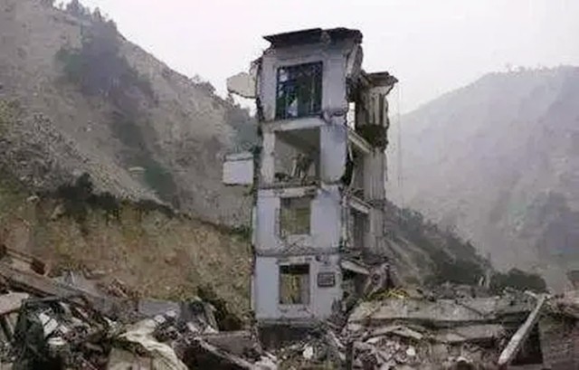 2008年汶川地震时，哪几个国家捐款最多？