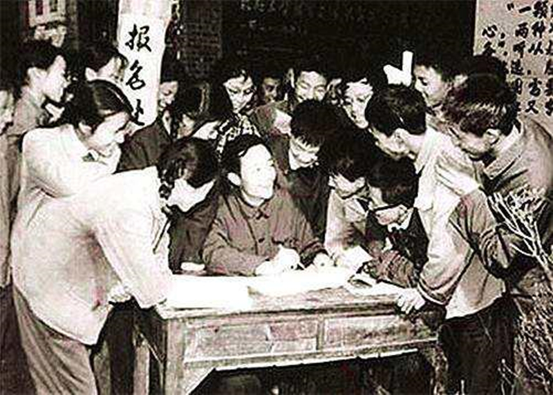 1977年高考恢复之际，邓小平一言拍板，改写了一代知识青年的命运