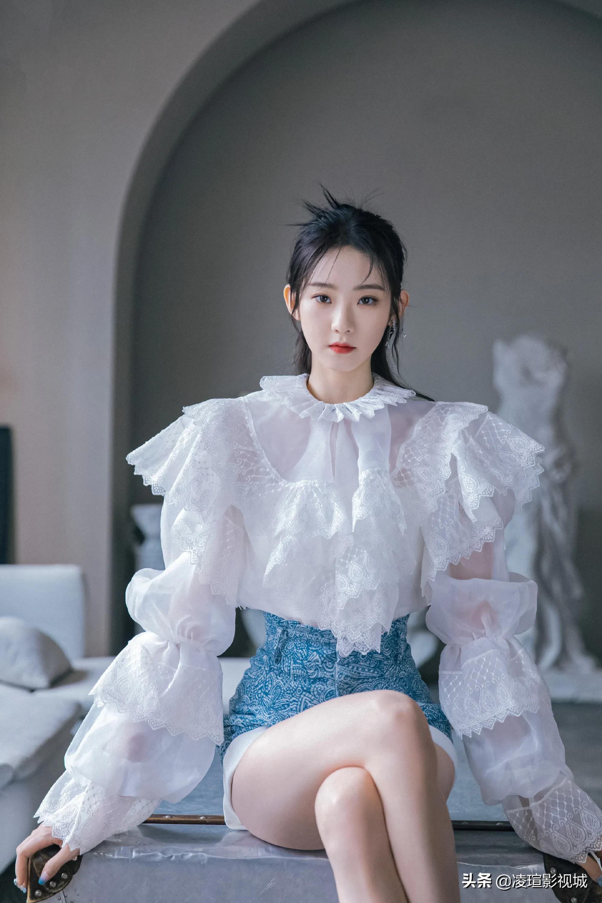 明星壁纸图片分享：张艺凡（1）