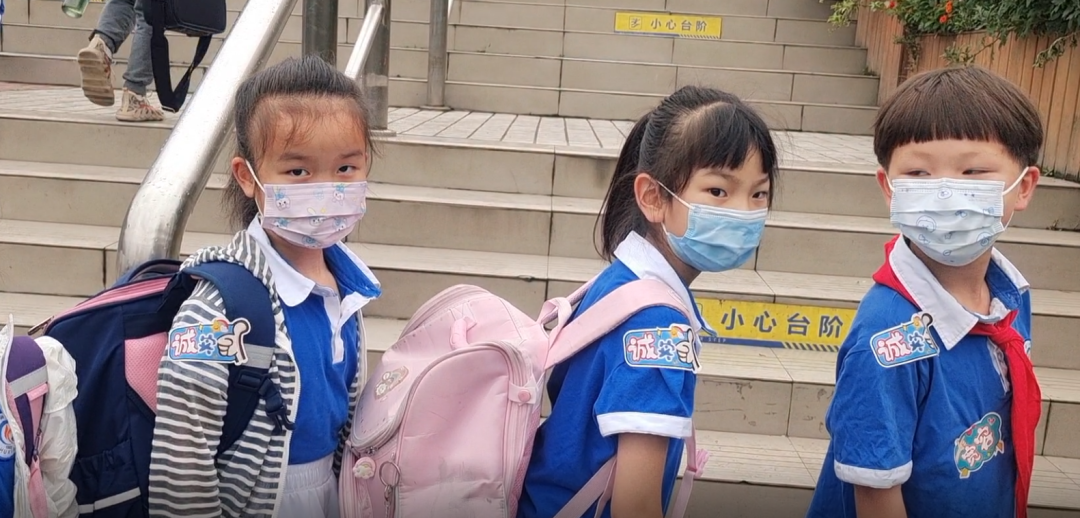 双流区棠湖小学开展“阳光童心，用爱守护”主题系列心理活动