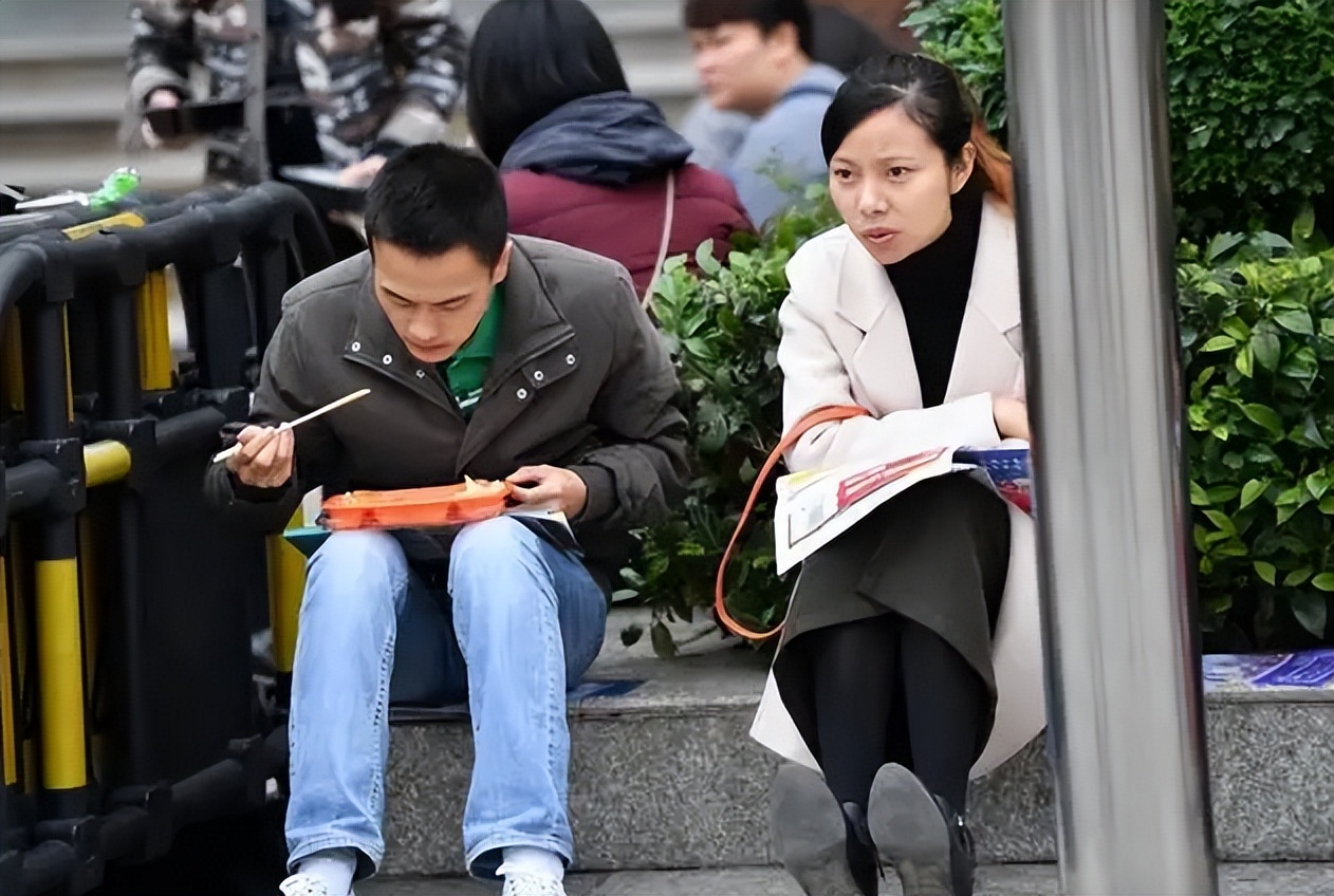 “超过27岁都不录用”，高校年龄要求得太苛刻，其实还有内在含义