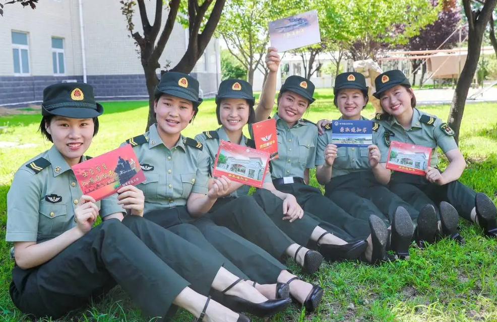 大学期间准备参军，两年后退伍能有多少补助？大概到手“这个数”