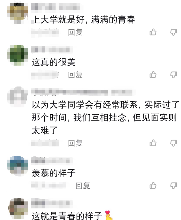 高校女生穿公主裙拍毕业照，各有各的风采，仿佛迪士尼在逃公主