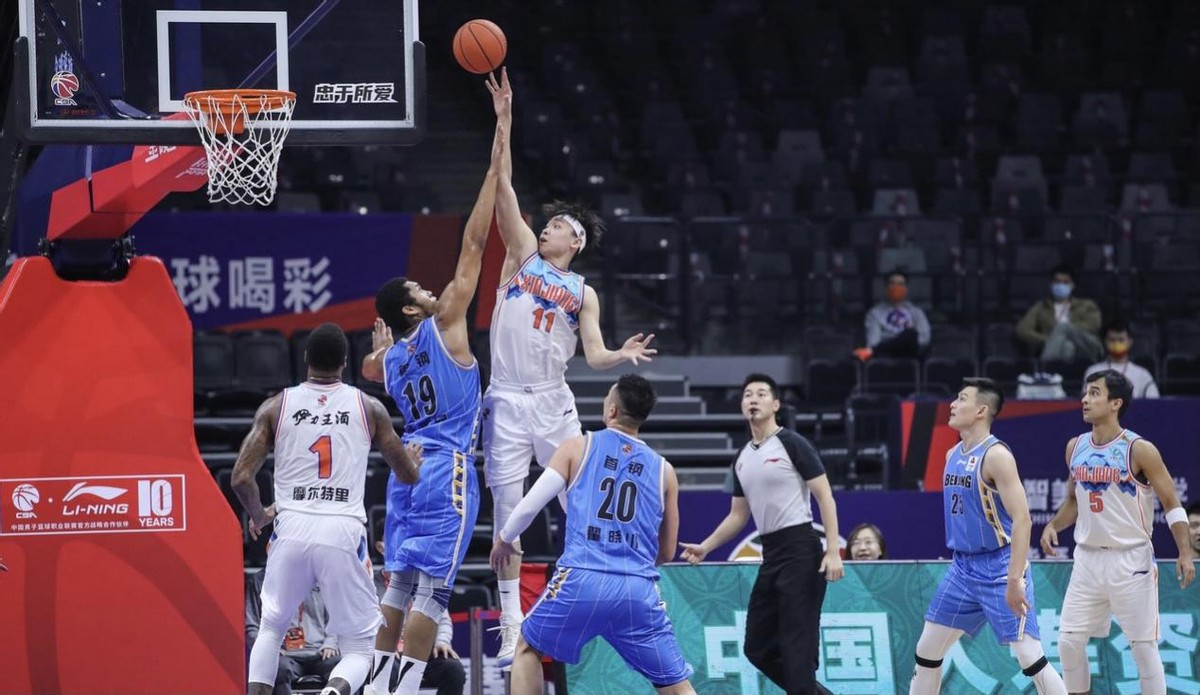 cba齐麟哪里人(19岁读清华，20岁打CBA！男篮天才不冲NBA，假期晒性感女友秀恩爱)