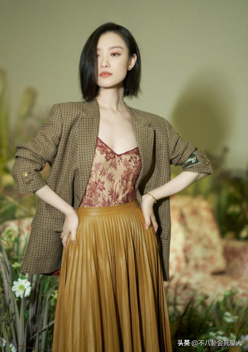 单看个个是美人，合照却开“大头特效”，这些女星被“虐惨”