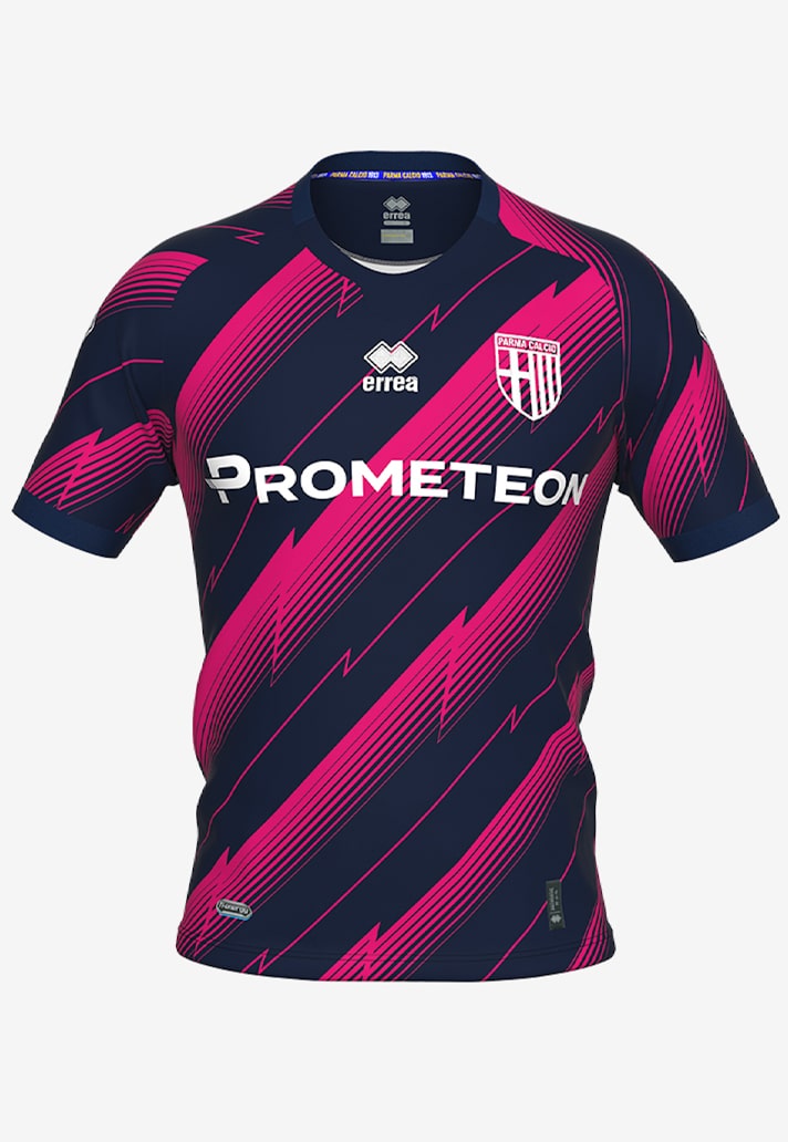 世界上最好的足球队服（本赛季哪支球队的三套球衣设计水平最高？这十大球队走在时尚前沿）