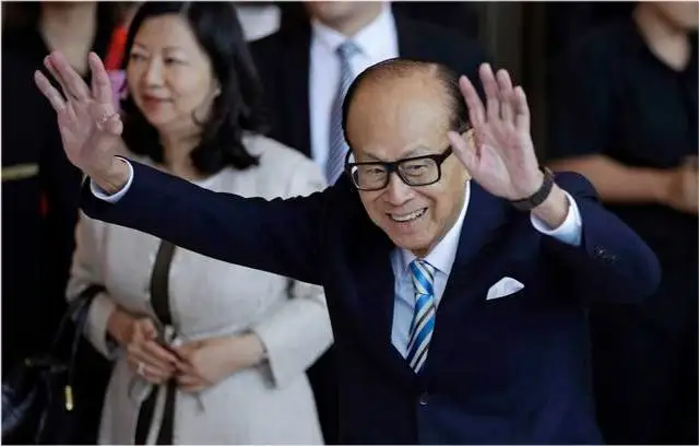 勒索李嘉诚10.38亿，横行香港8年的张子强，被枪毙后留下3大疑团