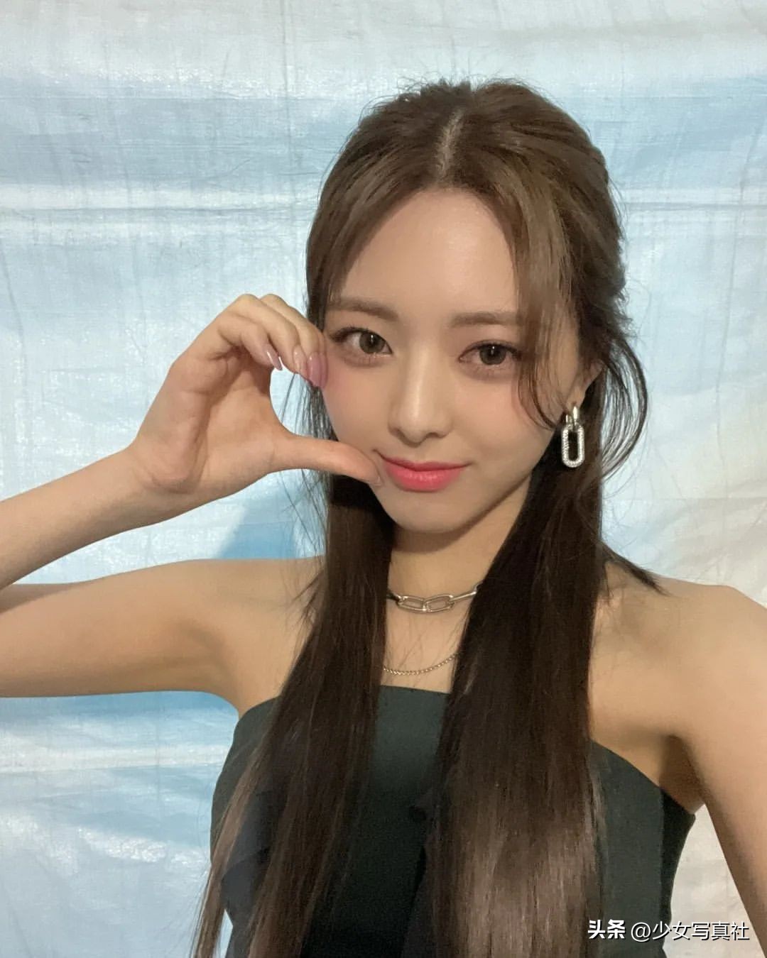 超绝身材,韩国女团itzy成员申有娜yuna写真!