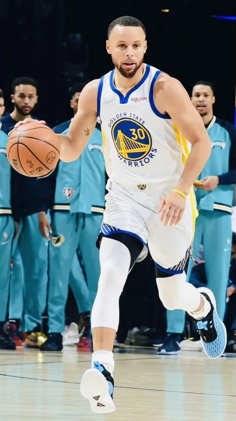 库里图片高清壁纸霸气有字(「球星壁纸第58期」:斯蒂芬·库里,请拿走