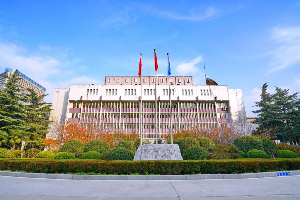 大学男女混住宿舍楼的故事,大学男女混住宿舍楼小说同人01