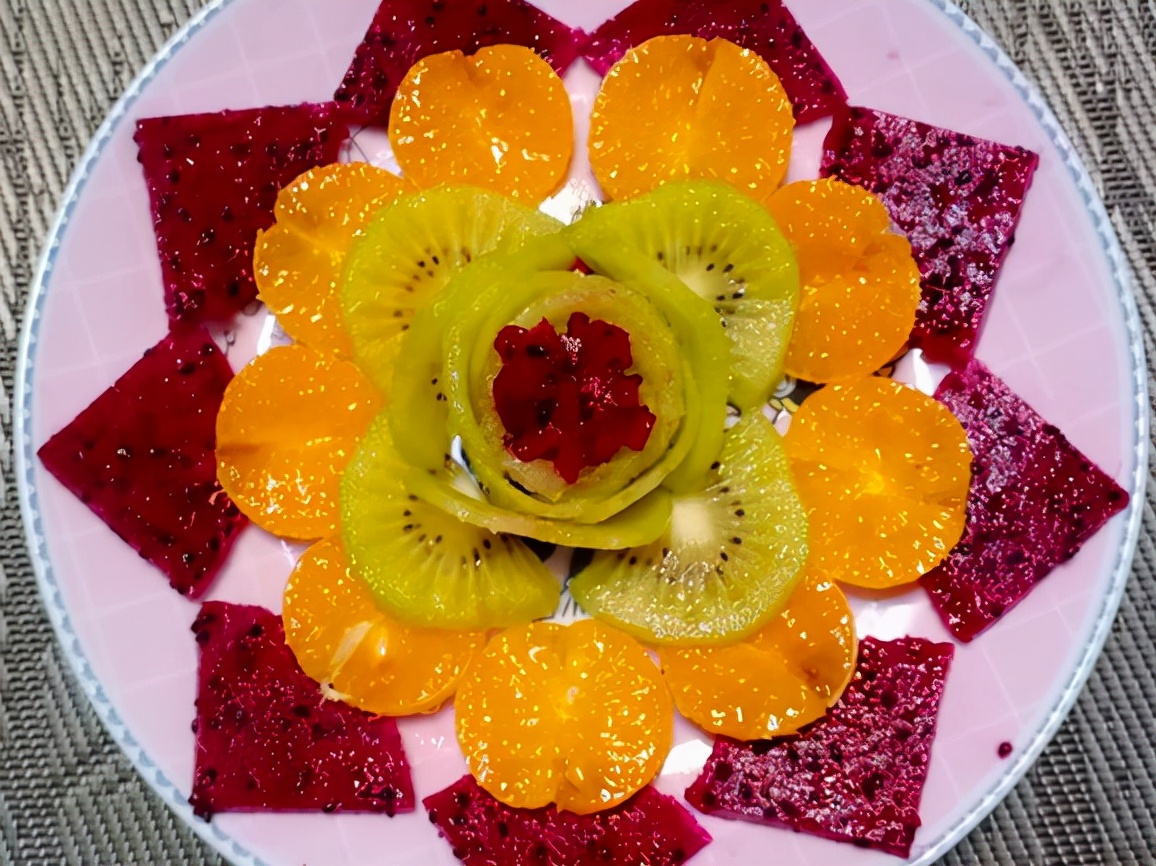 火龙果拼盘的做法 如何做火龙果拼盘