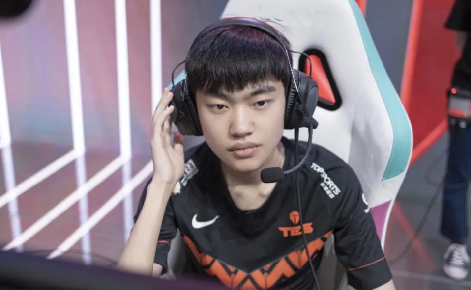 tes中单knight(knight黑料曝光仅2小时,1张"吃瓜思维导图"火了,佩服