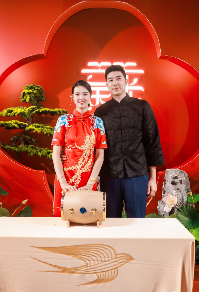 女排张常宁凸出（商业头脑！张常宁再拍摄新广告，双腿修长露小蛮腰，回归遥遥无期）