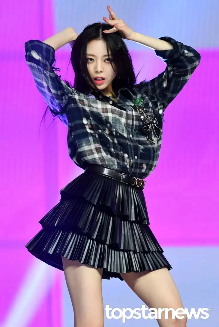 ITZY有娜主持实力获好评!韩媒称:新一代MC Queen