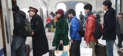 教育局宣布，福建大学生寒假时间公布，家长十分高兴，学生犯了愁