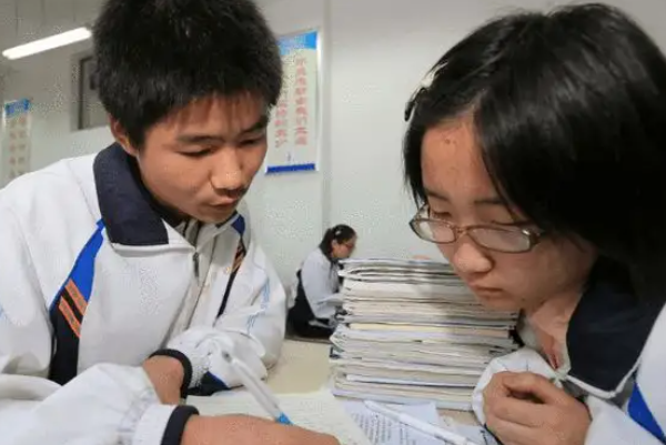 中国百强中学名单出炉，衡水中学仅排第二，榜首实力有目共睹