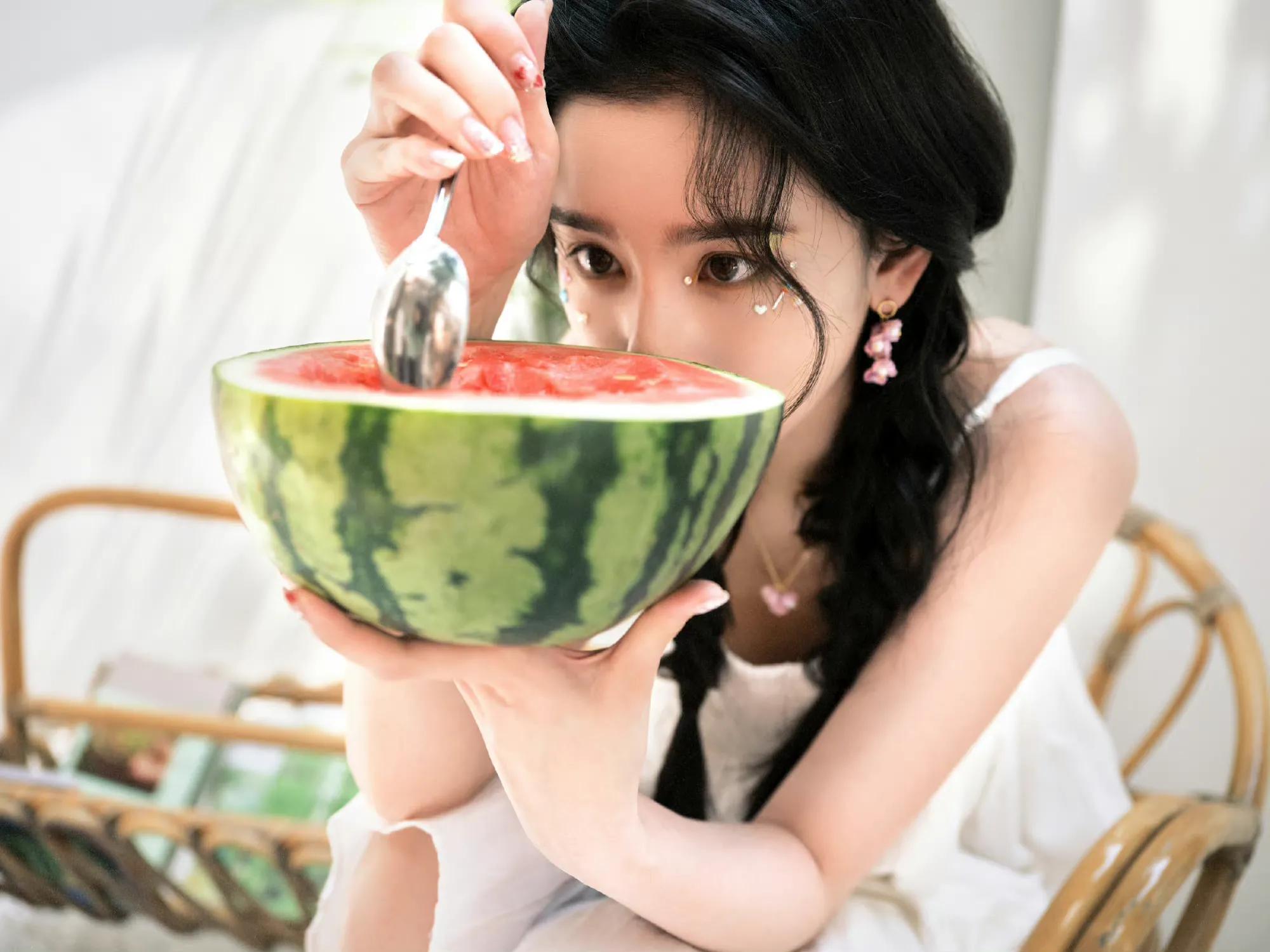 宋祖儿夏日吃瓜大片