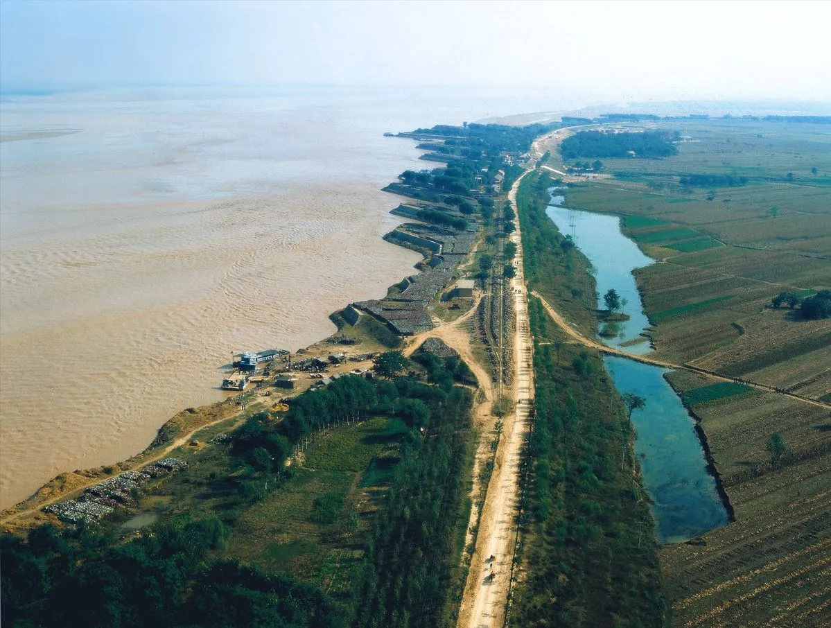 黄河下游已成"悬河",高出地面10多米,为何不挖走河底的泥沙?
