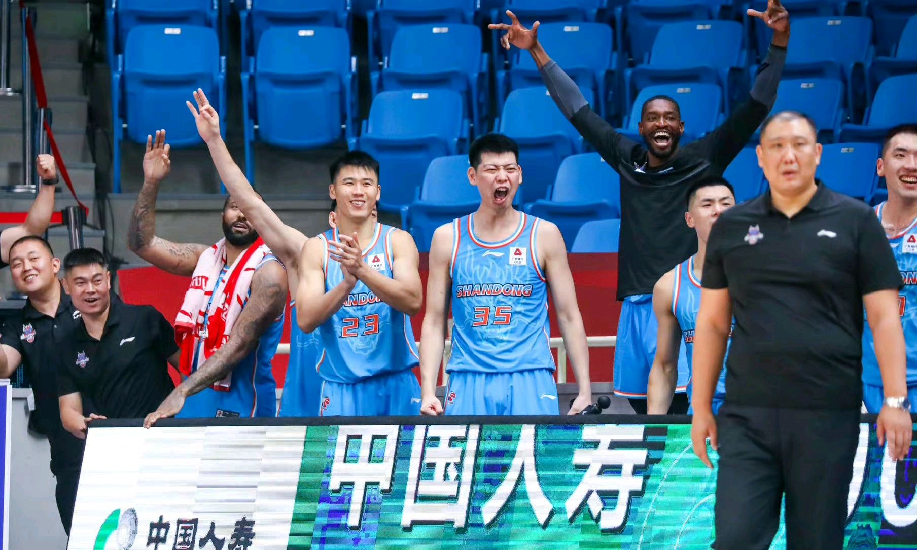 cba比赛都在哪里(CBA今日七场大战！辽宁VS山东拒绝连败 上海强势亮相 啃硬骨头)
