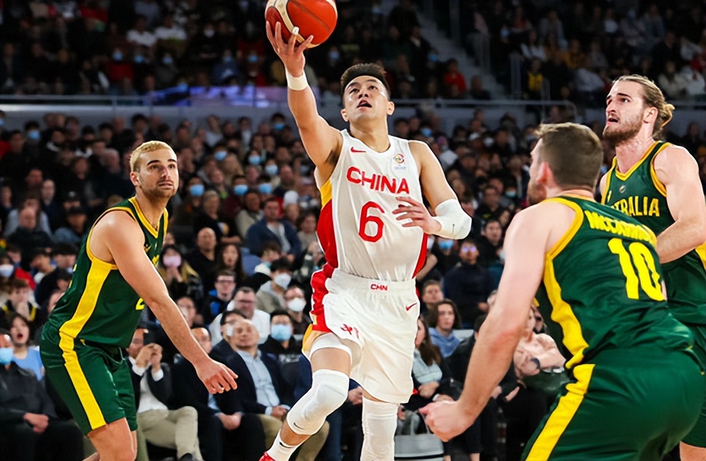 郭艾伦为什么nba(在CBA上叱咤风云的郭艾伦，为何到国际赛场，就变得如此拉跨呢？)