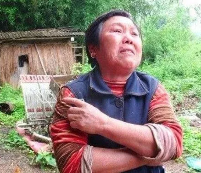 湖南44岁男子手脚长满木疙瘩，村医束手无策，医生说出了真相