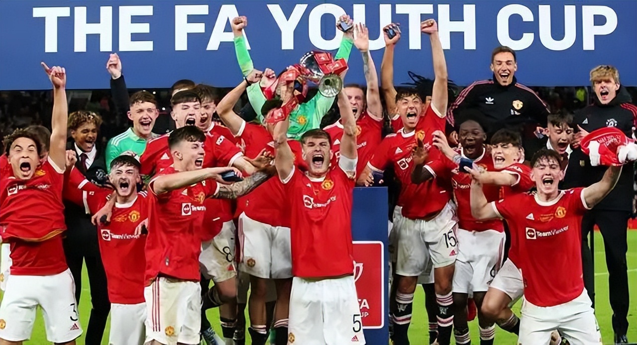 曼联青年足总杯夺冠（新C罗梅开二度，曼联U18获得青年足总杯冠军，6.7万人观战创纪录）