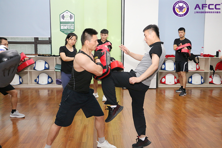 国内十大健身教练培训学校（健身学院那家好呢）