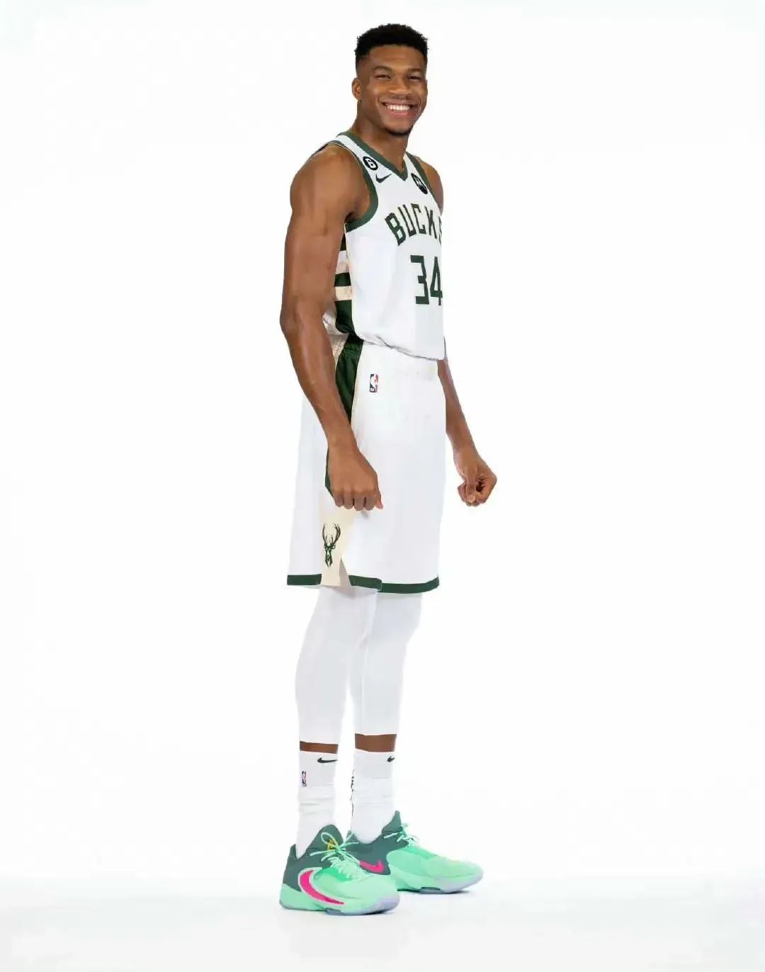 nba球鞋的牌子有哪些（NBA新赛季媒体日球鞋全盘点-眼花缭乱，惊喜不断）