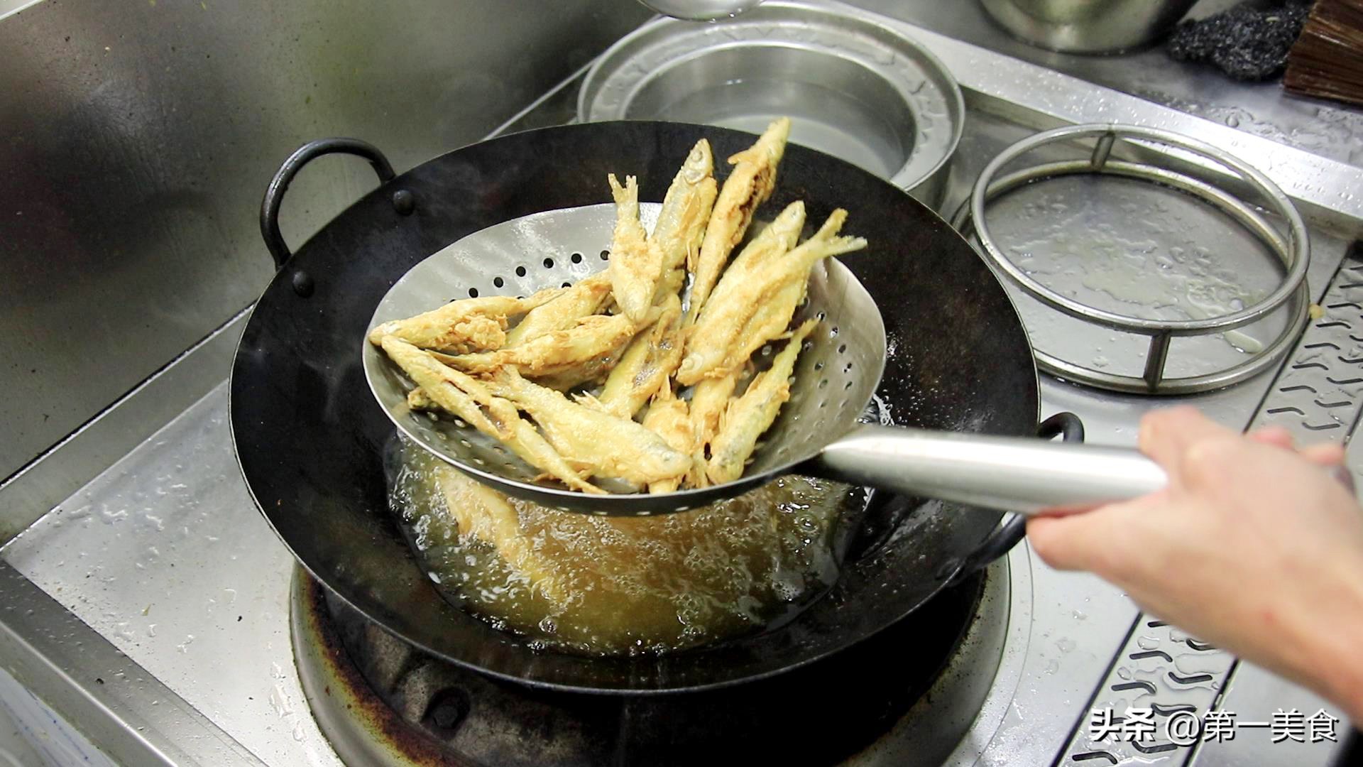 炸各种零食的做法大全（5道过年必备炸货）