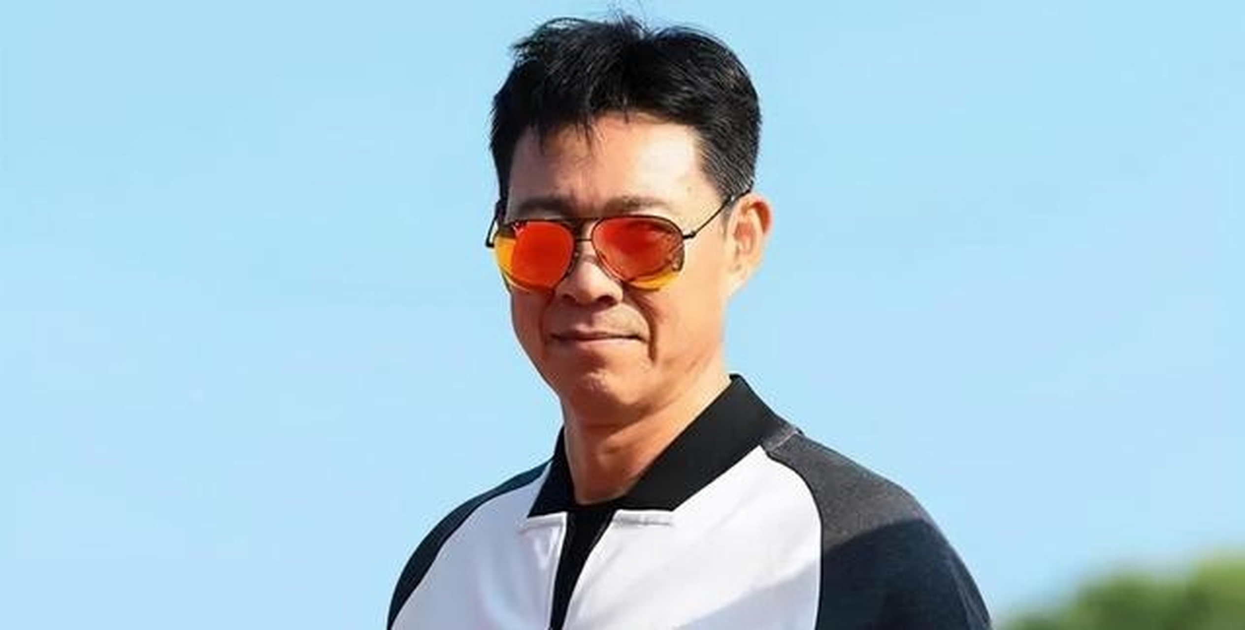 二婚嫁大12岁张丰毅,29年未生子女被张丰毅宠成宝,她有何魅力