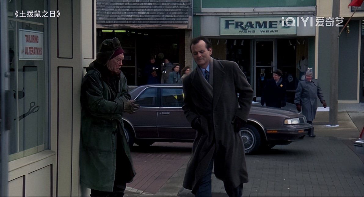 电影《土拨鼠之日》，被困在时间循环里的中年人，如何自我救赎？