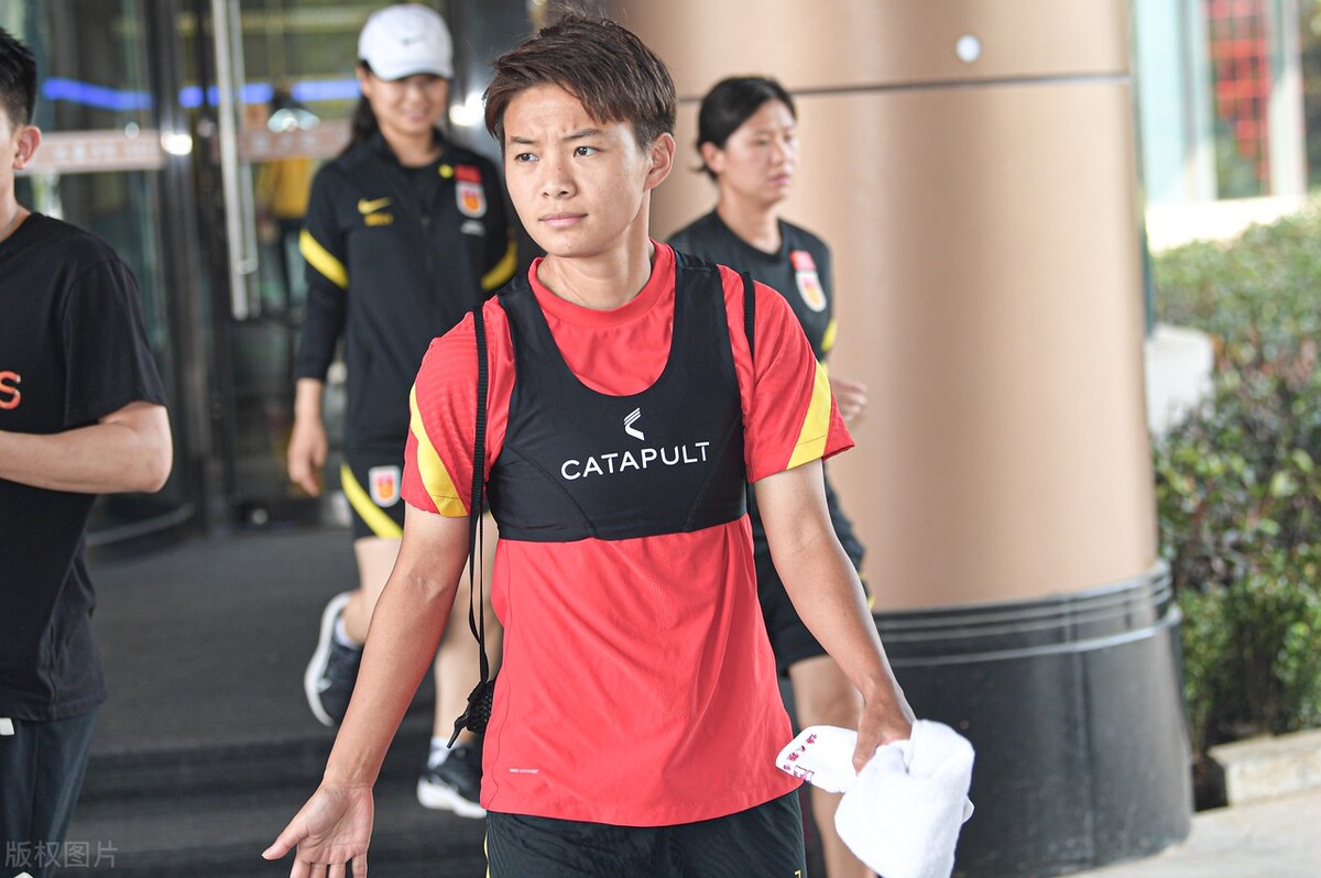 中國女足VS臺北女足（半場-中國女足2-0中國臺北女足 王珊珊助張琳艷建功 姚偉造對手烏龍）