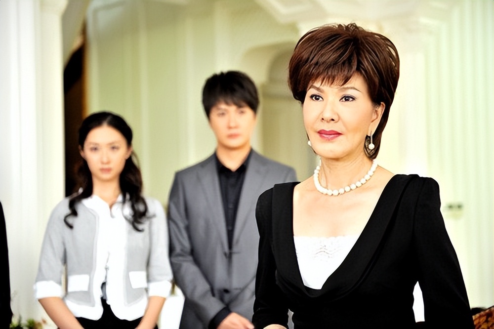 这5位“妈妈专业户”：将“贵妇”气质发挥得淋漓尽致，难演穷人