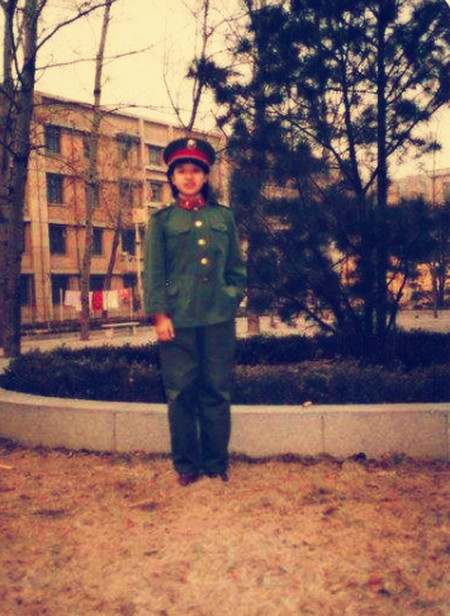 韩红当兵时的照片图片