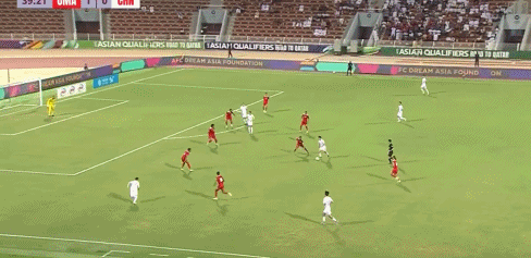 中国足球对阿曼比（半场-国足0-1阿曼 阿拉维世界波破门戴伟浚远射造威胁+送妙传）